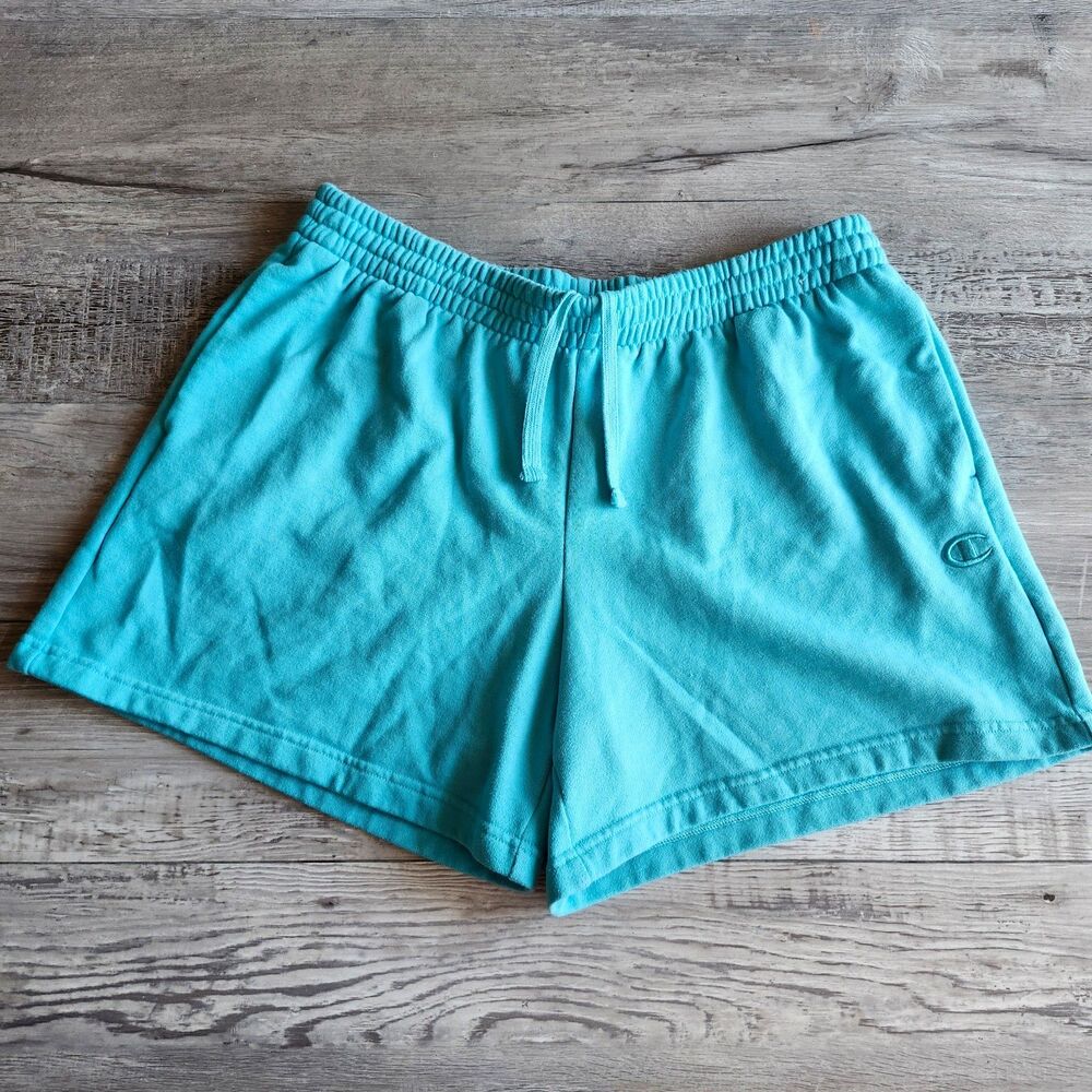 (L) Champion shorts